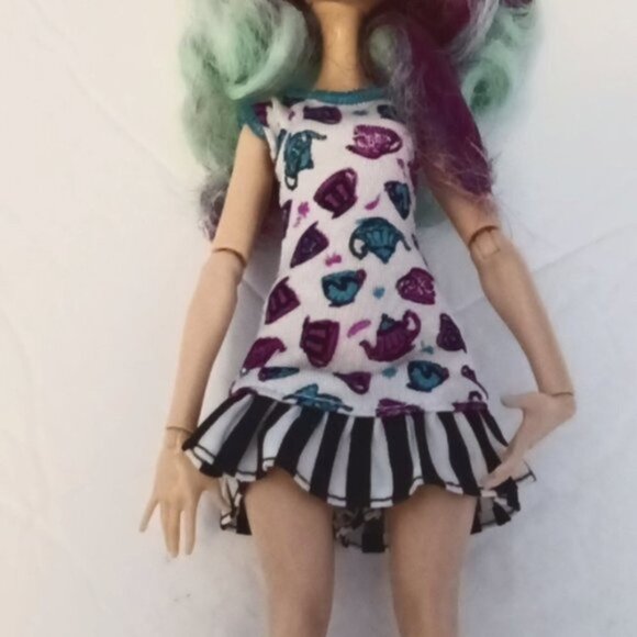 Ever After High Doll Girls Rebel Madeline Hatter Original Outfit‎ - Picture 5 of 5